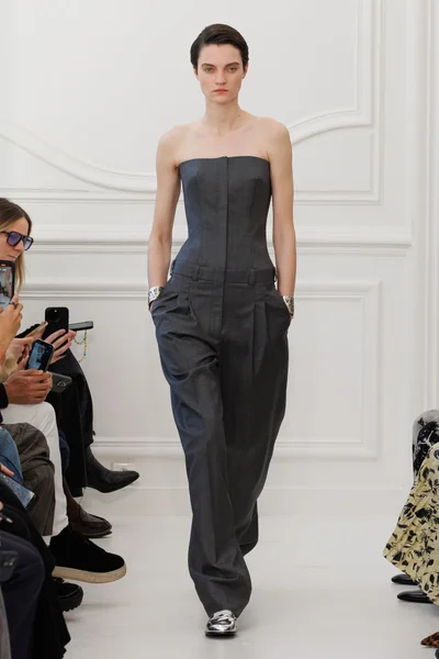 Look 14